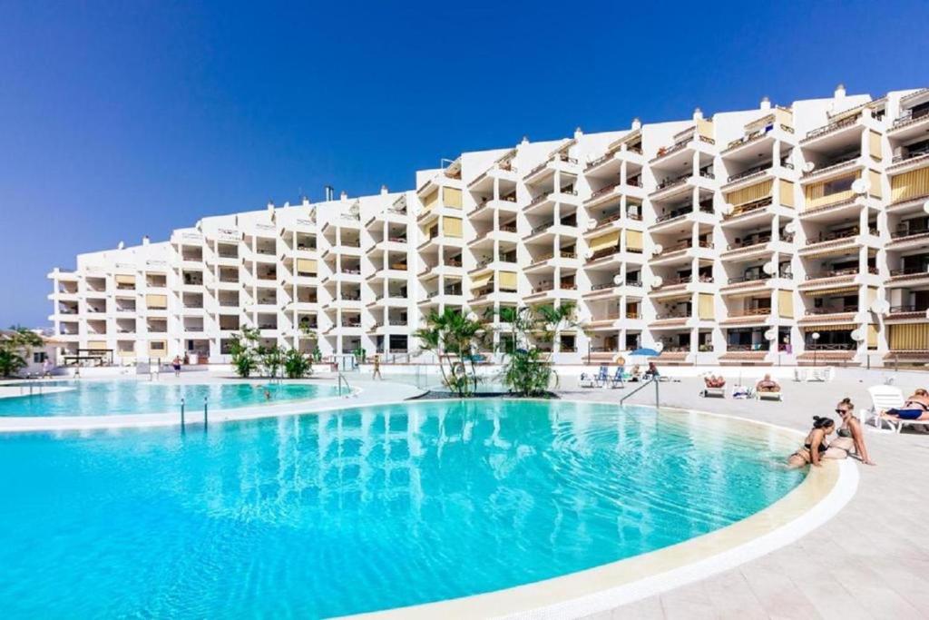 Luxury San Marino apartment & pool view - 2