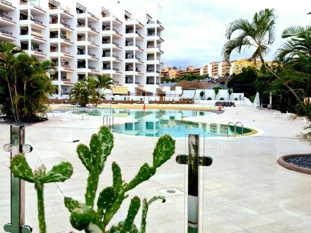 Luxury San Marino apartment & pool view - 3