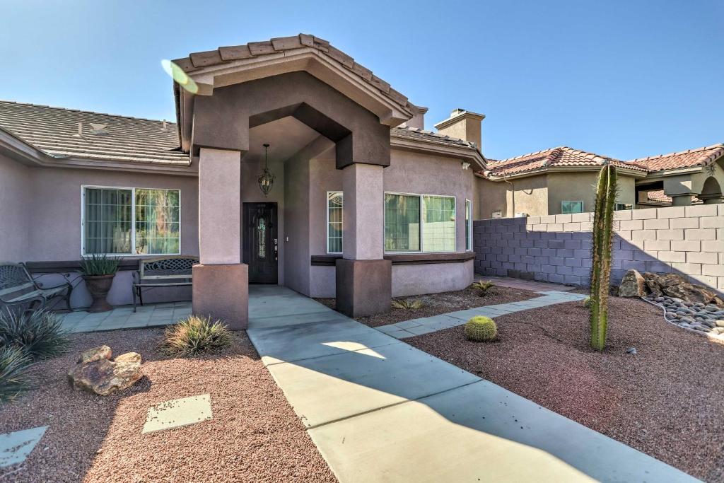 Cathedral City Retreat with Pool and 5 Mi to Dtwn