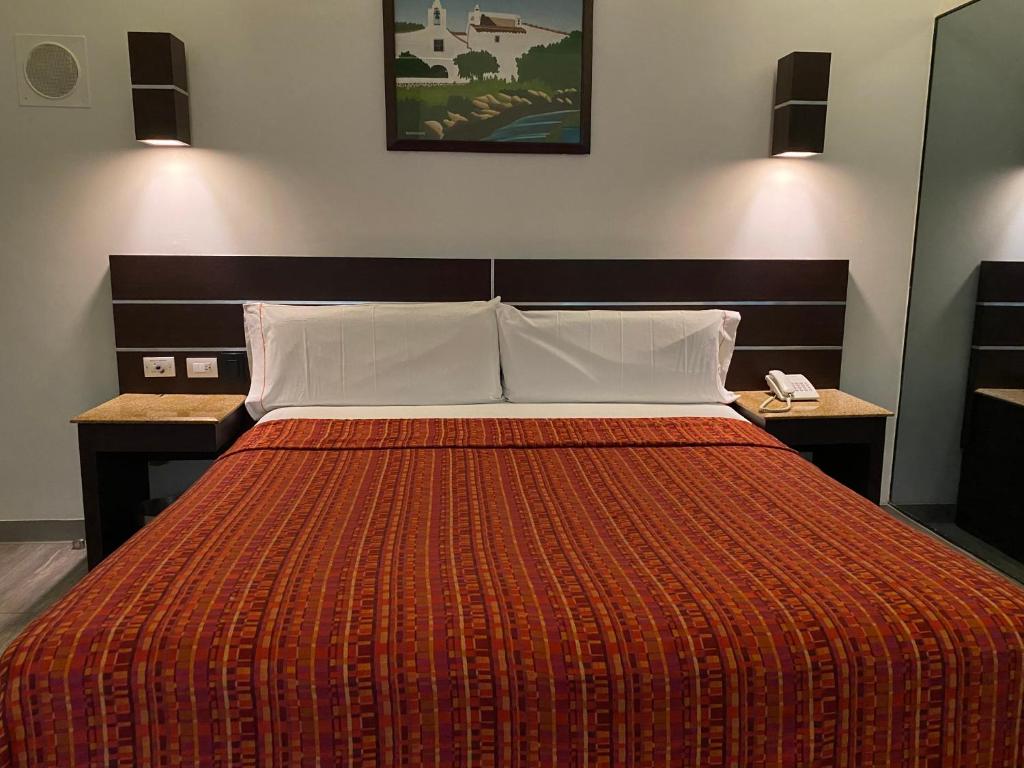 HOTEL MIRAMAR - 2