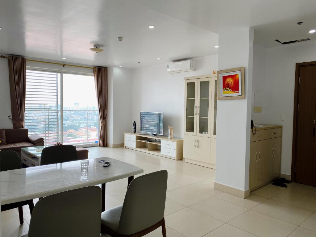Three bedrooms Serviced Apartment (1206SHP) - 12 Lach Tray street — Hotel in Haiphong