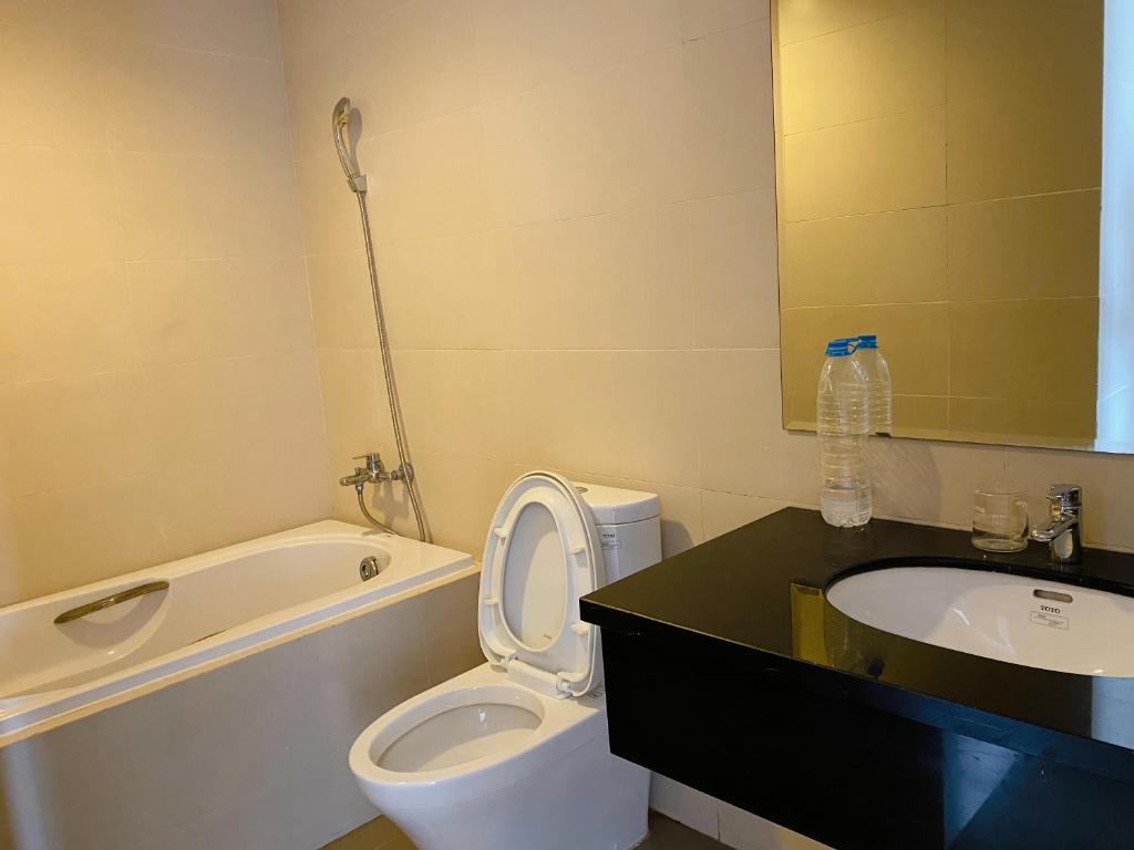 Three bedrooms Serviced Apartment (1206SHP) - 12 Lach Tray street photo