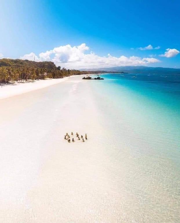 Alta Vista De Boracay by Crystal — Hotel in Boracay Island