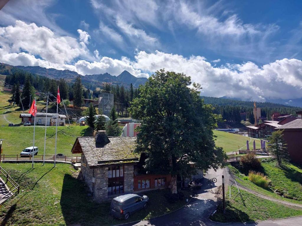 Appartement 2 pièces 5 personnes proche des pistes, des commerces, de la garderie et de l'ESF au centre de la station dArc 1800 dans le village des Villards - FR-1-411-98 - 4