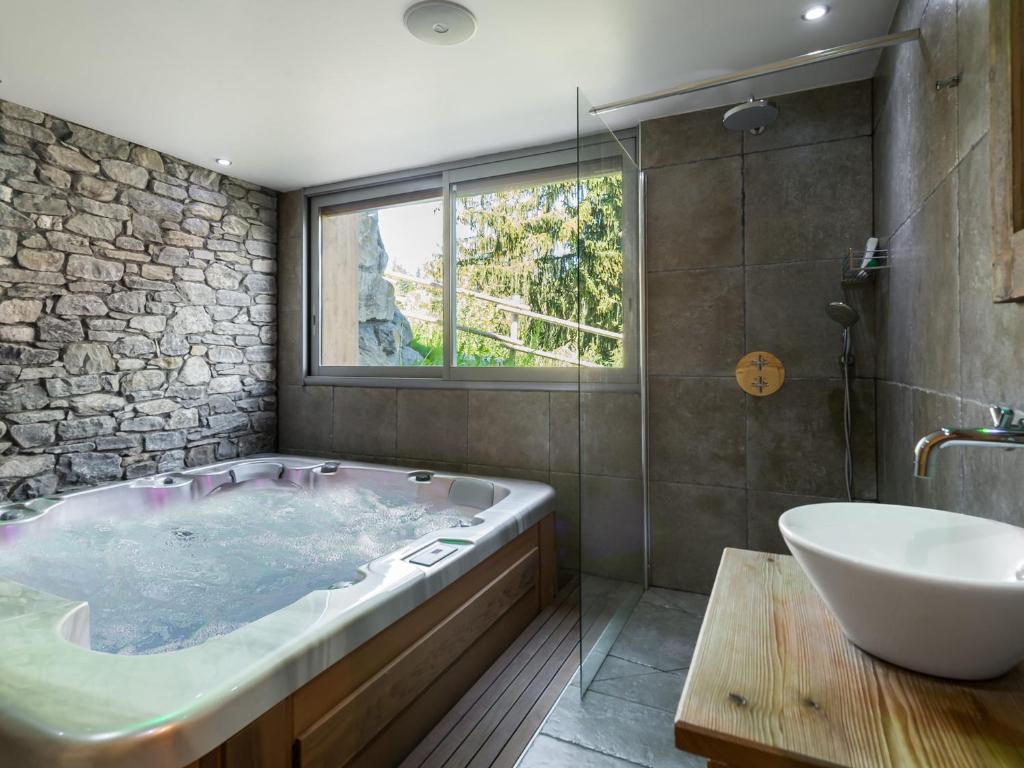 Chalet cosy pour 10 adultes & 2 enfants à Courchevel avec espace bien-être - FR-1-562-20 - 2