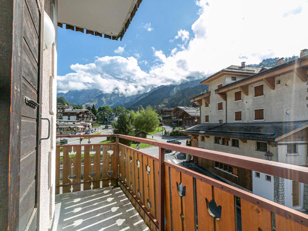 Appartement 4 Pièces au Centre du Village - Proche Pistes, Wi-Fi, Parking, Balcon - FR-1-437-24 - 3