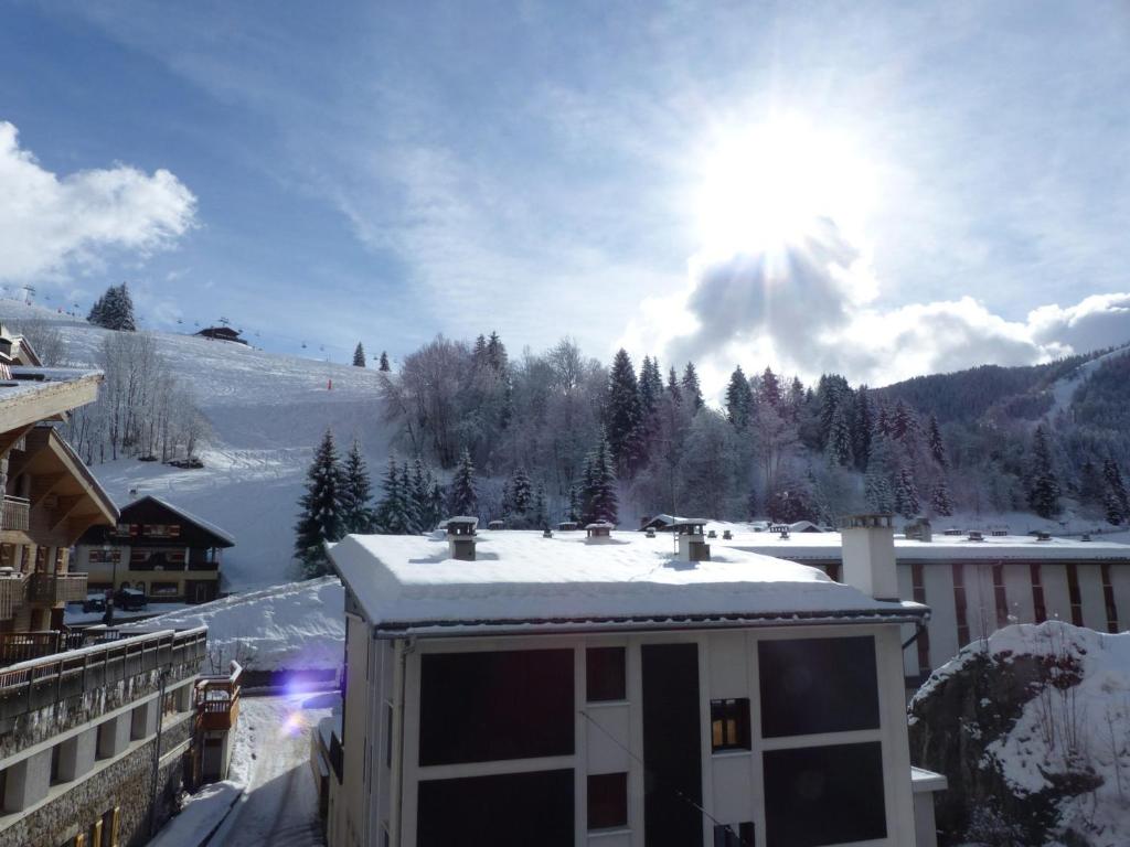 Charmant 4 pièces en centre village, proche pistes - 8 pers, Wifi, parking, balcon, animaux acceptés - FR-1-437-48 - 3