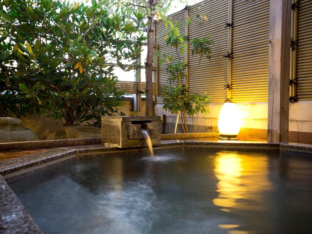 Hot spring bath