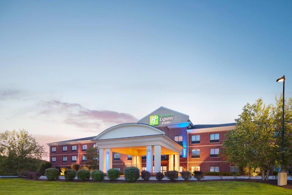 Holiday Inn Express & Suites Bridgeport photo