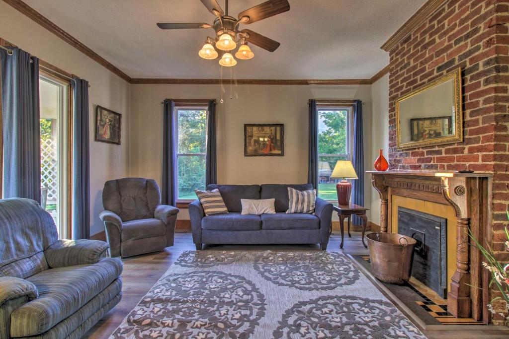 Spacious Virginia Retreat with Mountain Views, Clifton Forge