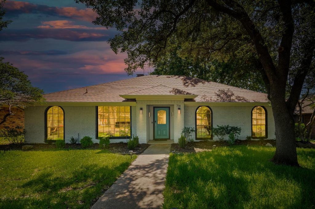 Holiday homes in Allen, TX price from 8, reviews of Hotels