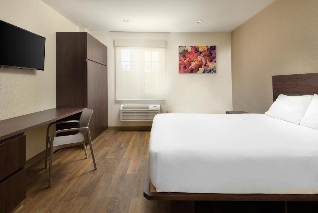 Extended Suites Querétaro Juriquilla photo