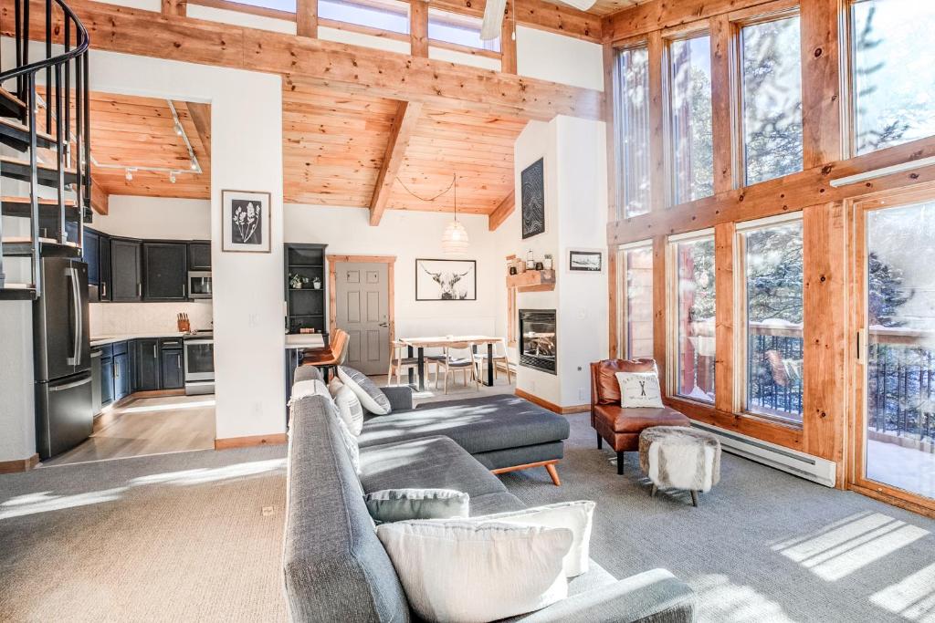 Tannenbaum By The River Condo - Walk To Town - Slopes, Breckenridge