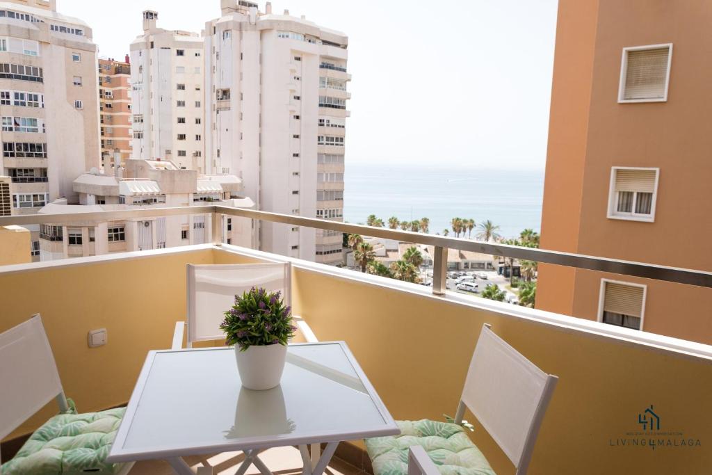 Living4Malaga Arenal Superior Beach - 4