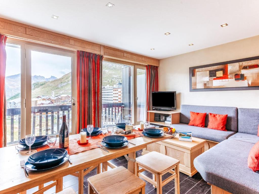 Apartment Le Bec Rouge - Le Lac-9 by Interhome, Tignes