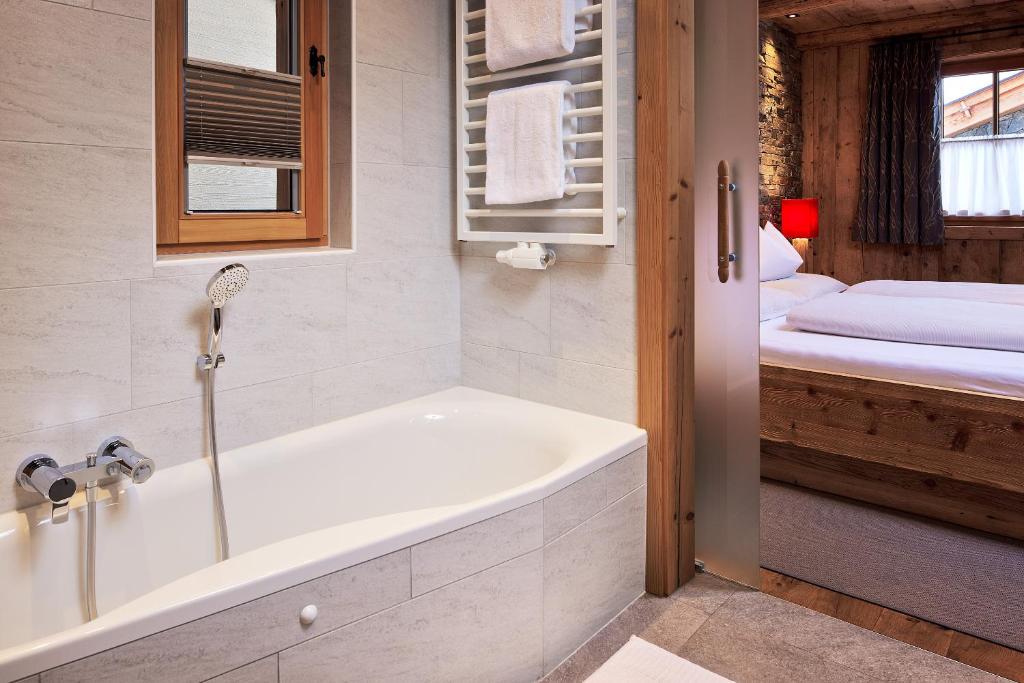 Promi Alm Flachau - Luxus Chalets photo