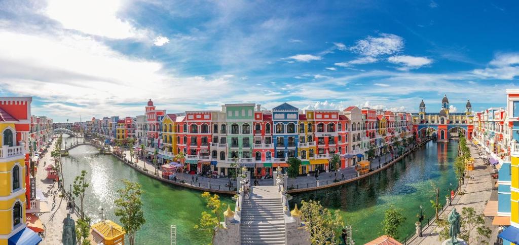 LIAHOUSE GRAND WORLD PHU QUOC photo