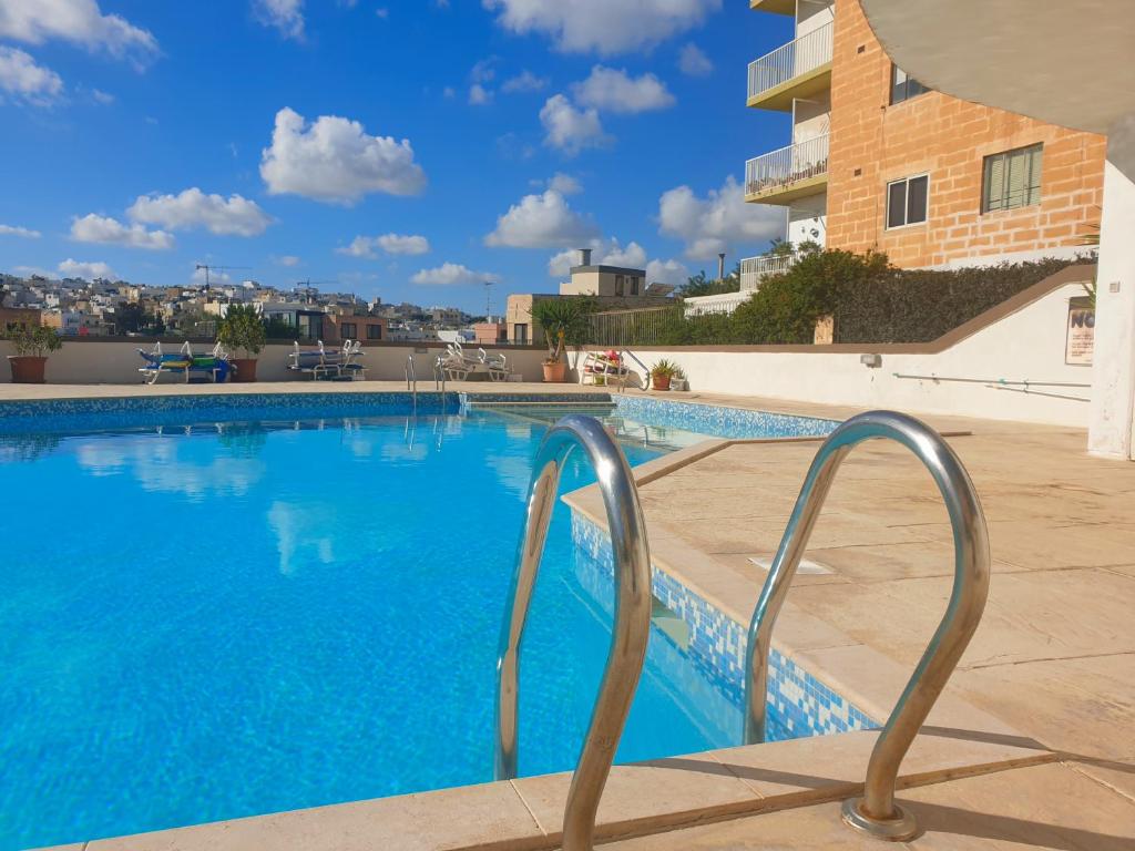 Spinola Court Apartment with Pool and close to beach St Julians Center photo