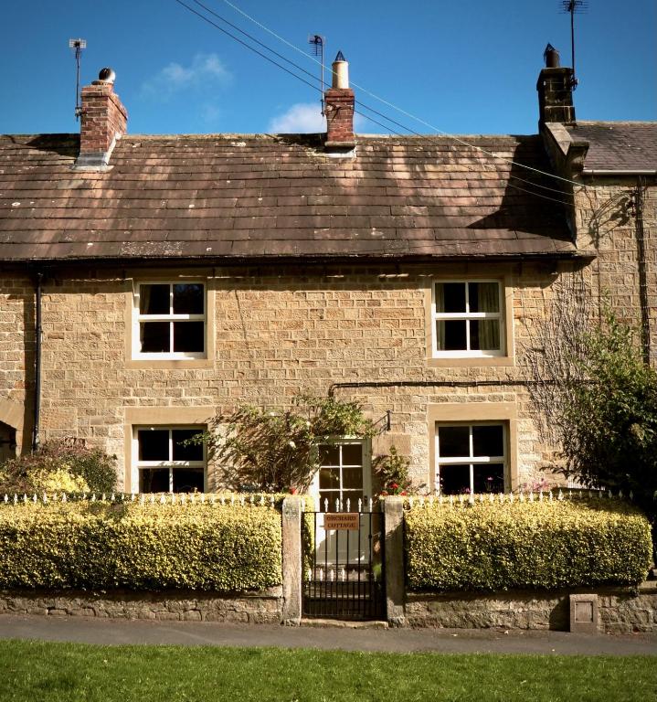 Orchard Cottage, Grewelthorpe - pet-friendly stay
