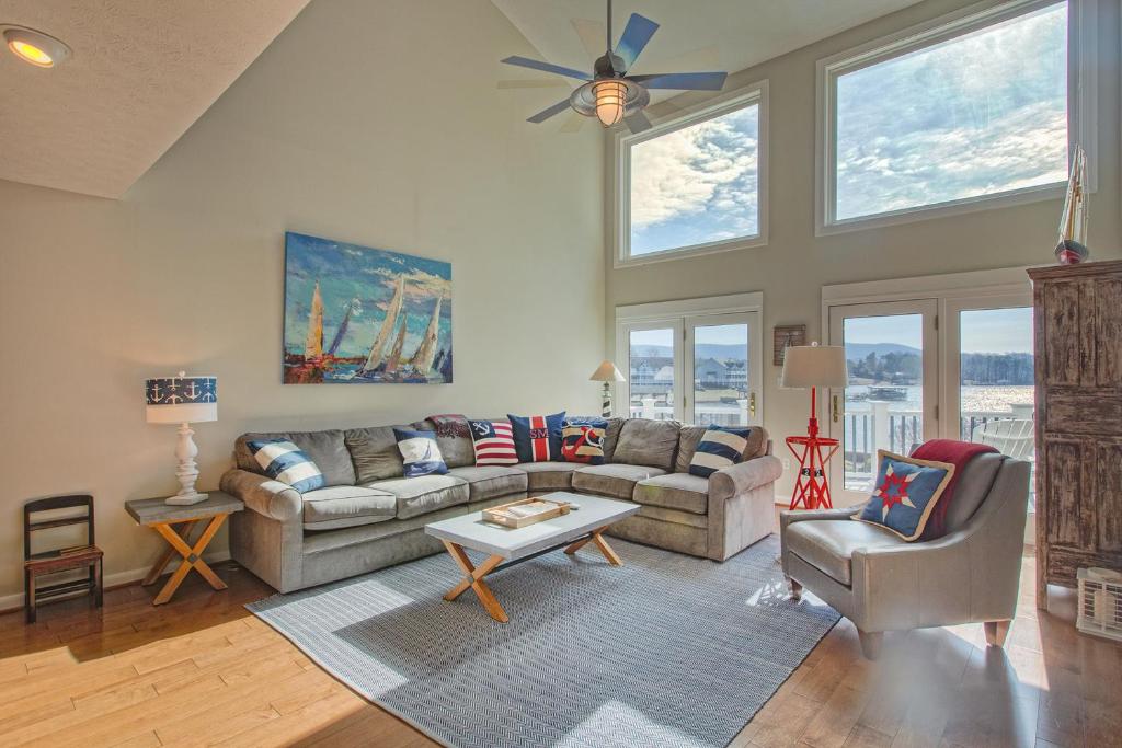 Sail Away, Huddleston