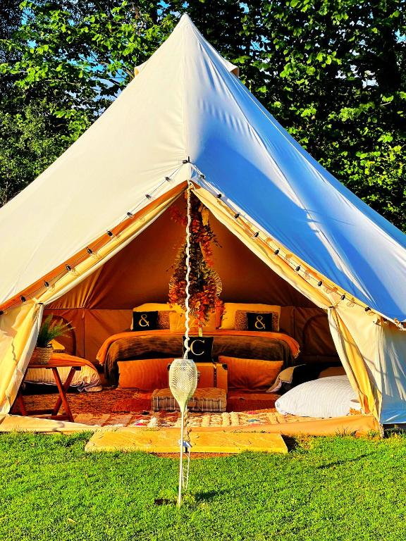 CAYORETREAT LUXURY BELL TENT — Hotel in Llanveynoe