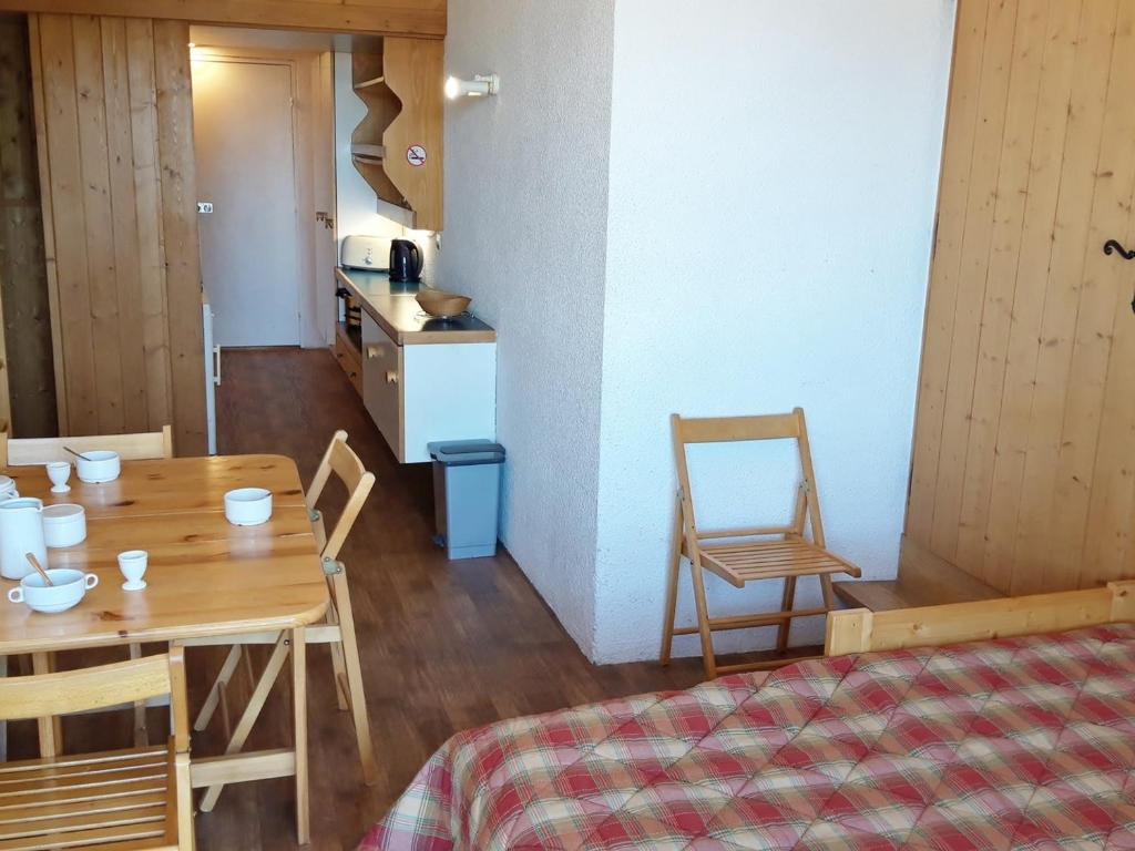 Studio ski aux pieds avec balcon, idéal pour 4 personnes - FR-1-346-471 - 1