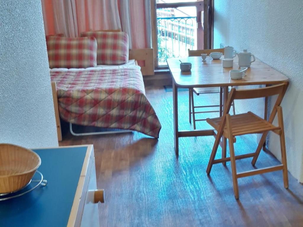 Studio ski aux pieds avec balcon, idéal pour 4 personnes - FR-1-346-471 - 5