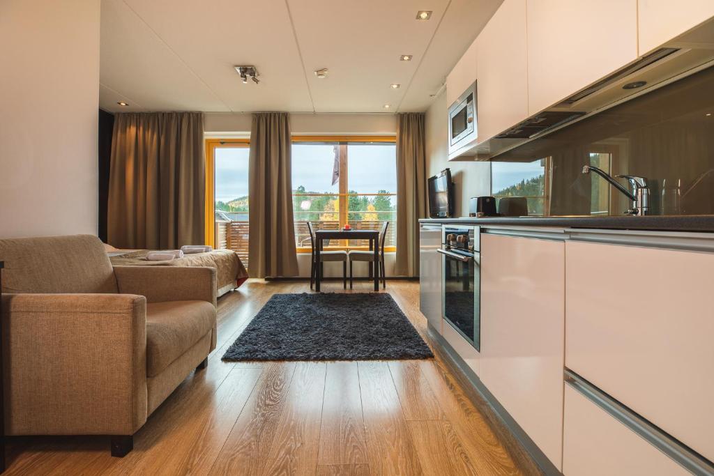 Snowline Stay A13 by Aavalevi Holidays, Ski-In Ski-Out, Levi Center, Levi