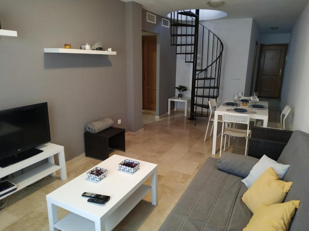 Málaga Yellow Duplex free parking and terrace - 4