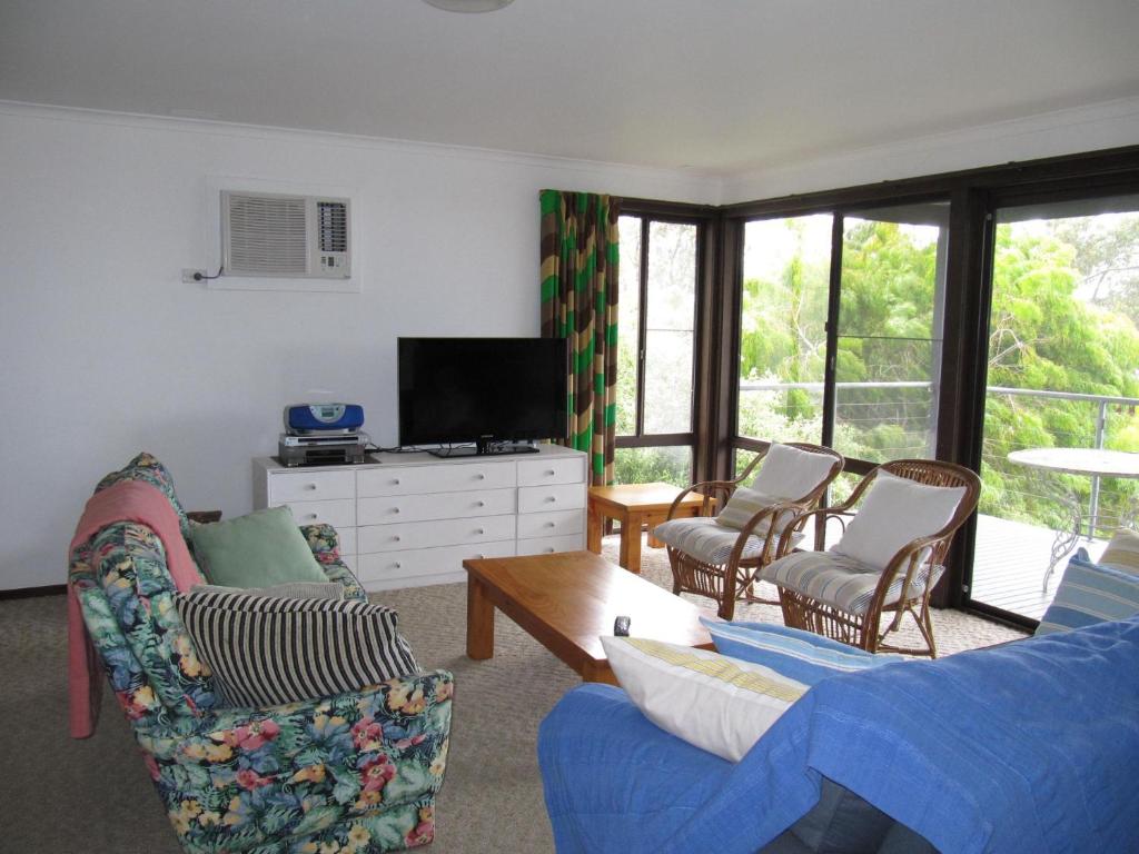 Polwarth - BYO Linen, Lorne