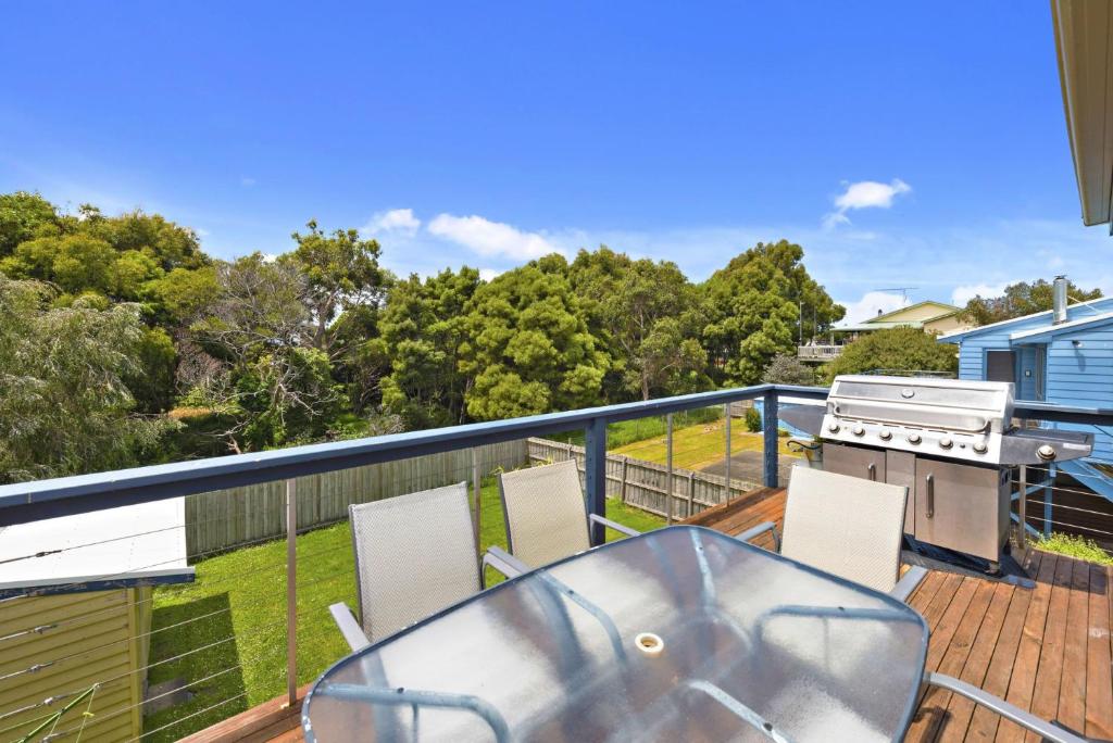 Summer Breeze - BYO Linen, Apollo Bay