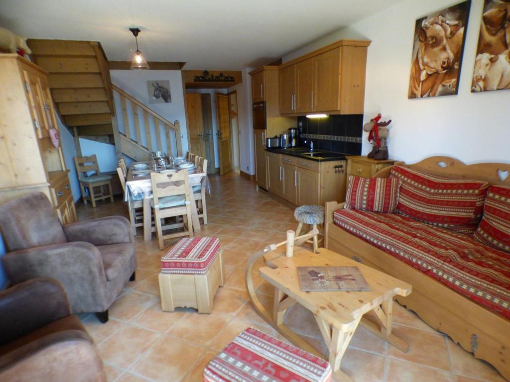 Duplex 4 pièces avec piscine intérieure, parking, 8 pers, proche Les Saisies - FR-1-594-303 - 1