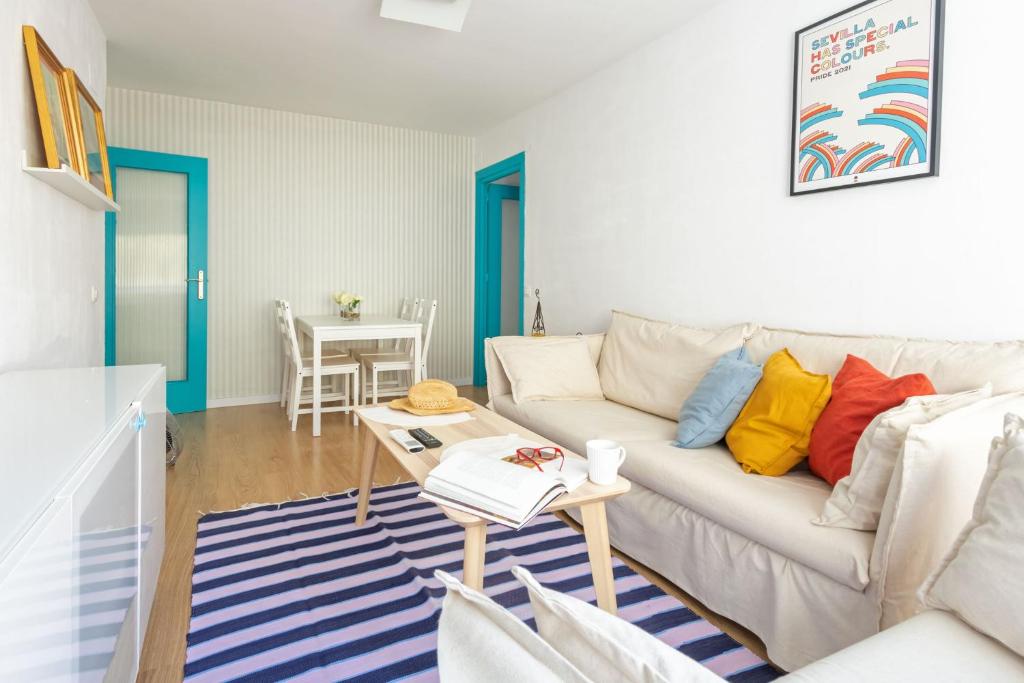 Colours Apartment and Garage Historical Center 4 pax - 4