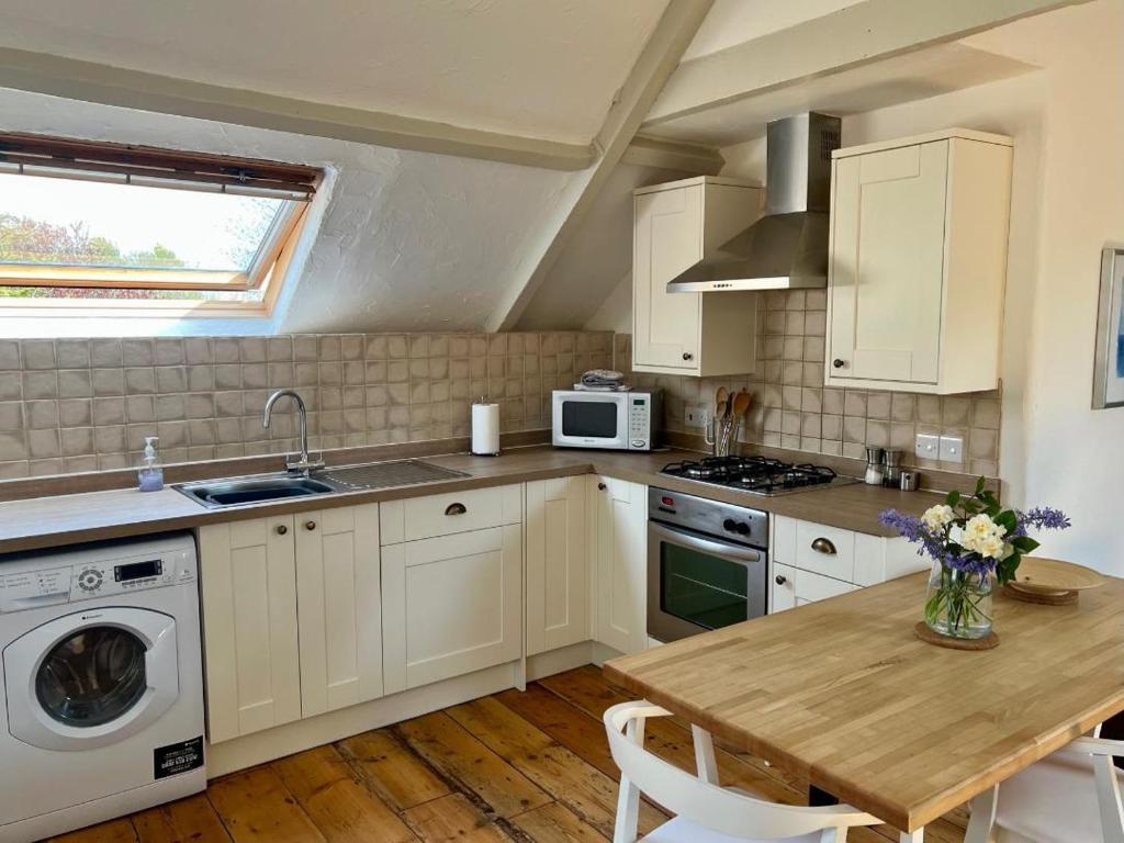 Norburton Hall Cottages photo 5