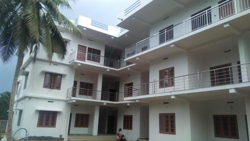 Biriyomz Residency, Kalpatta, Munderi, Low Cost Rooms and Deluxe Apartment photo