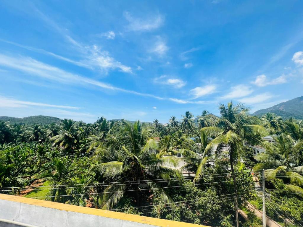Biriyomz Residency, Kalpatta, Munderi, Low Cost Rooms and Deluxe Apartment photo