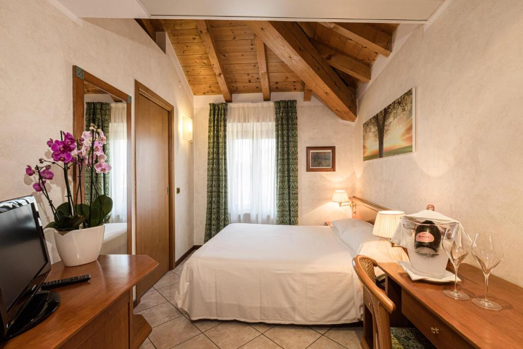 Hotel Corte Regina photo