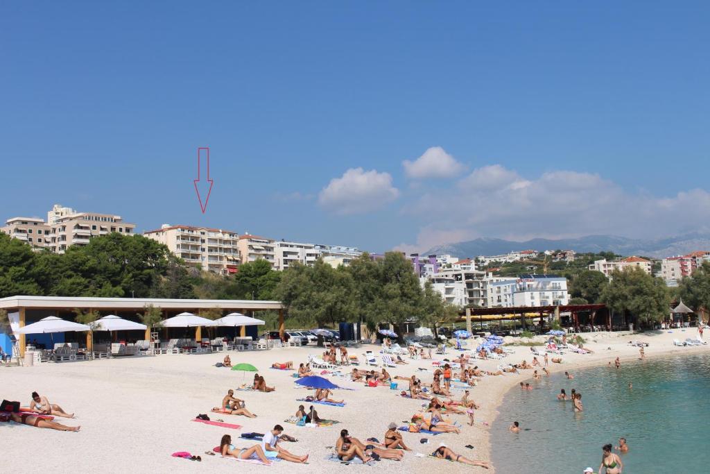 Beachside Apartments Znjan — Hotel in Split