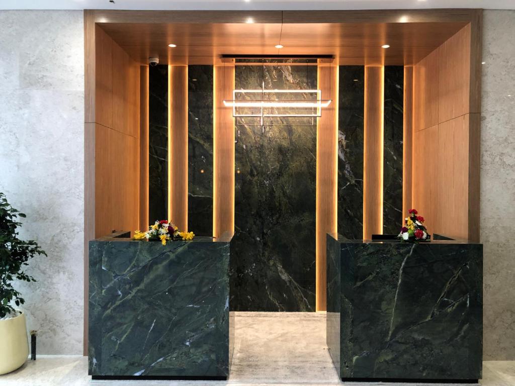 フロント・ロビー