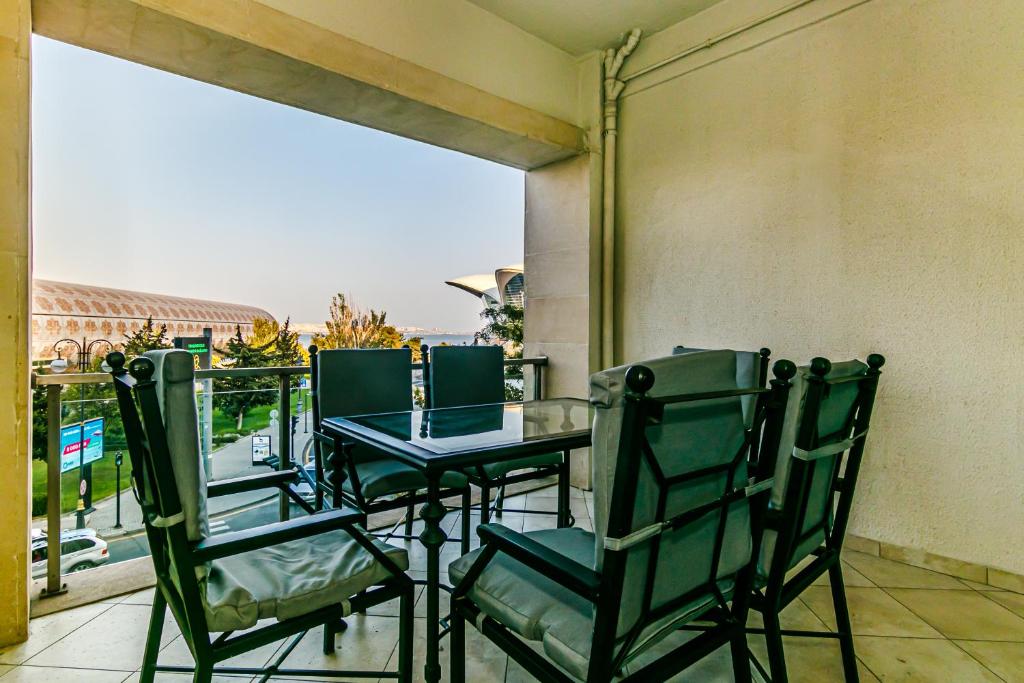 Baku Deniz Mall family hotel apartment photo