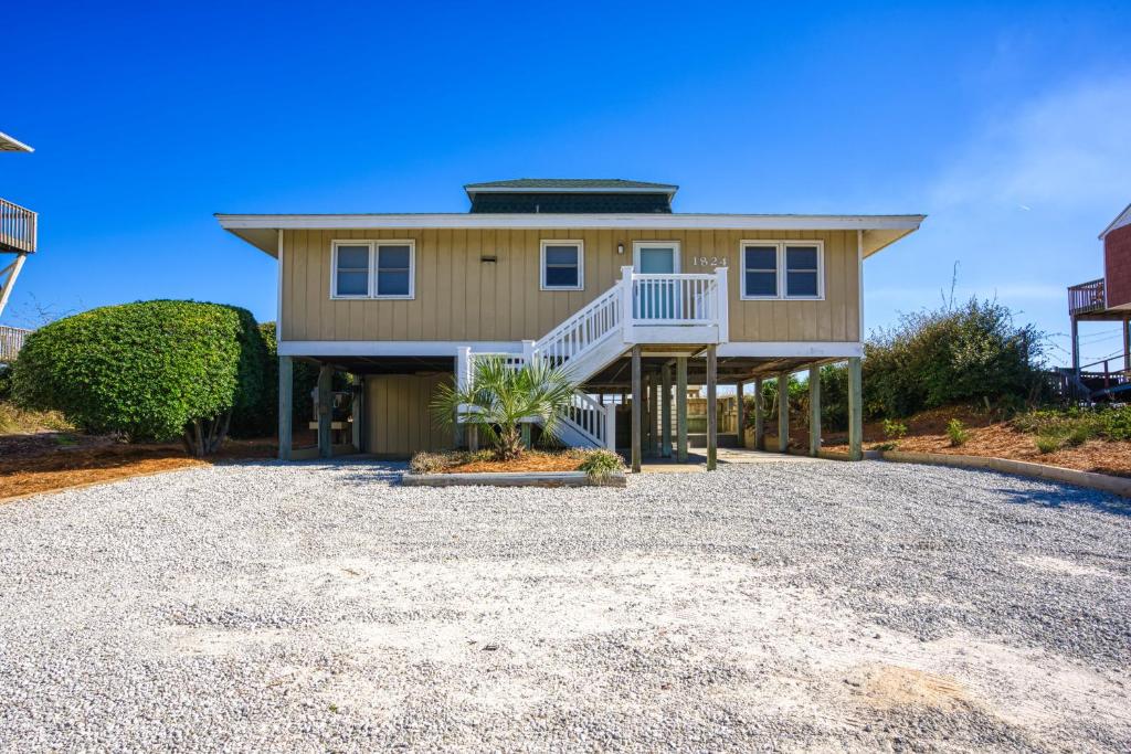 Shoreline Manor, Surf City