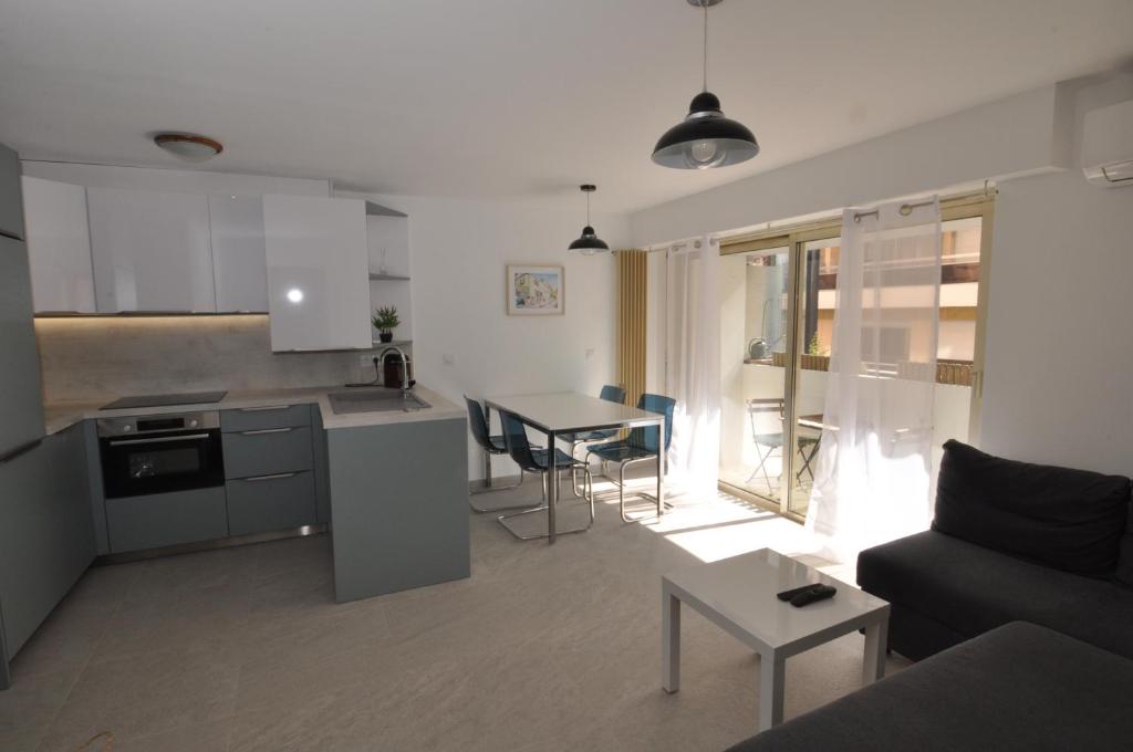 Albert 1er · Chic One-Bedroom Apartment with Parking - StayInAntibes - 2