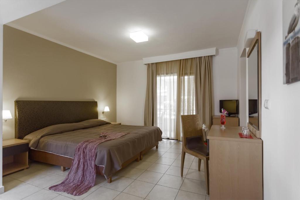 Lagomandra Beach Hotel photo