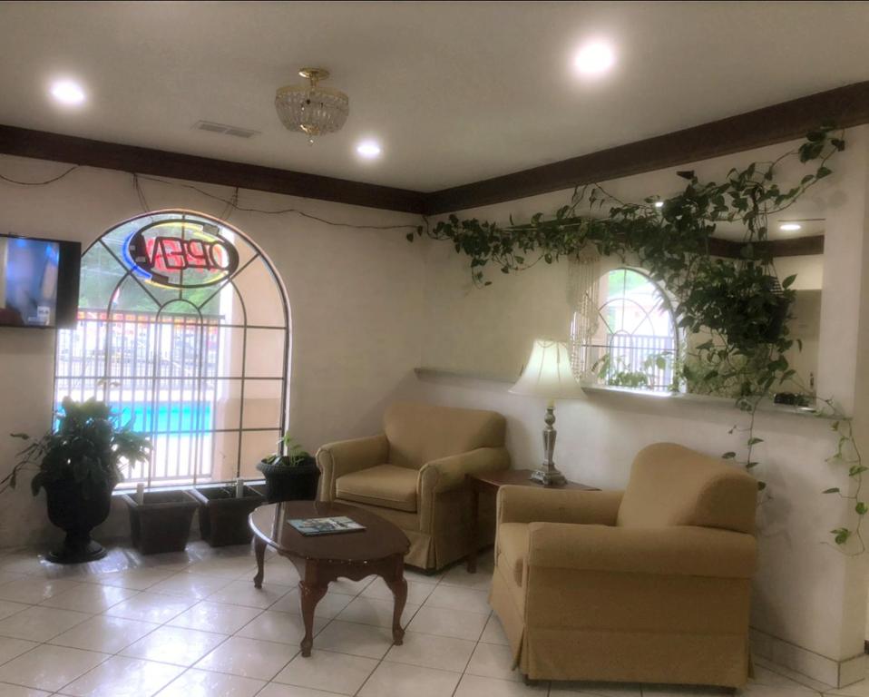 Majestic Inn photo