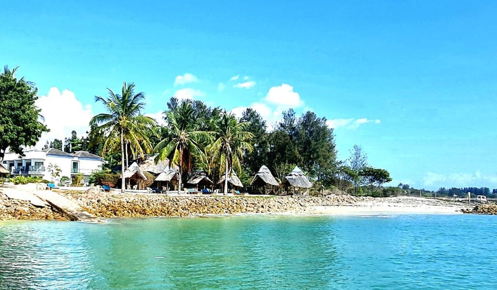 Seashore Beach Resort Dar es Salaam photo