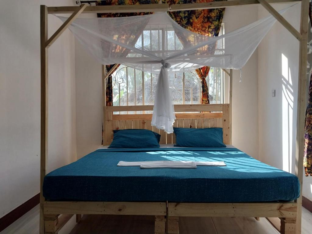 L&J Modern Backpackers Kigamboni Beach House photo