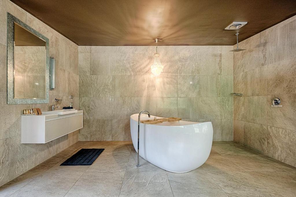 Mudstone Suites photo