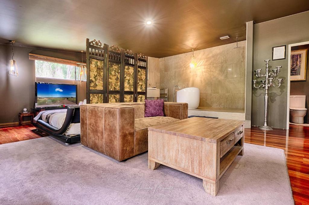 Mudstone Suites photo