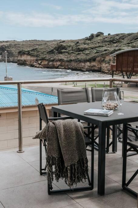 Surf break at Bayview villas SEA VIEW photo