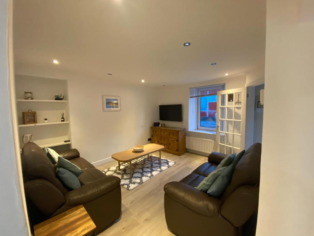 Sands Reach, dog friendly Tenby house, Tenby